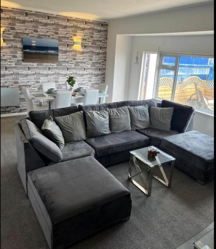 Sea View Apartment Large Balcony Whirlpool Bath 2 Bedrooms Sky Glass Tv Bridlington Bagian luar foto