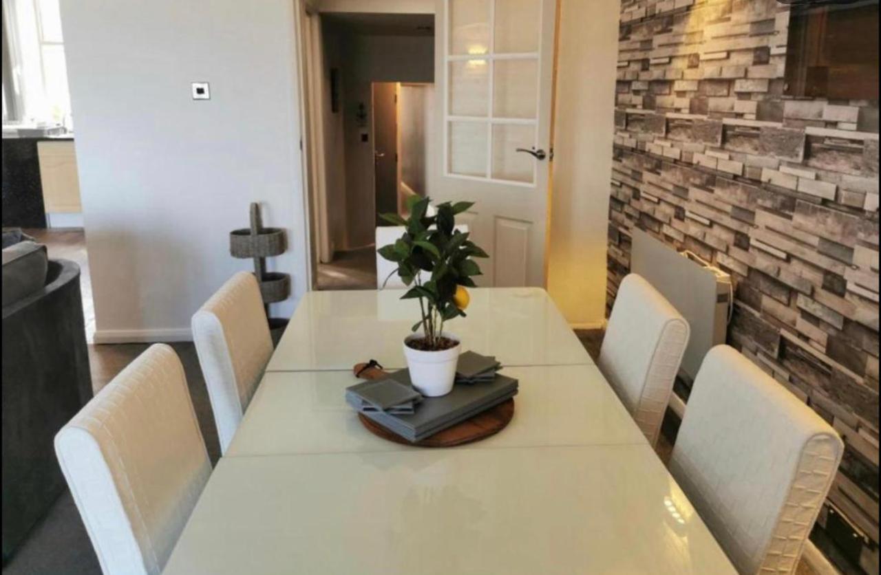 Sea View Apartment Large Balcony Whirlpool Bath 2 Bedrooms Sky Glass Tv Bridlington Bagian luar foto